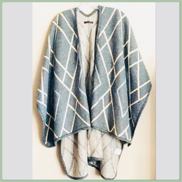 Gorgeous Warm Gray/Tan Plaid Flannel Wrap Cape Host Pick - Picture 10 of 10
